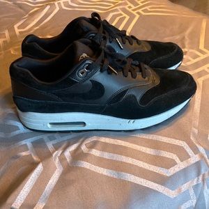 Nike Air Max 1 Rebel Skulls